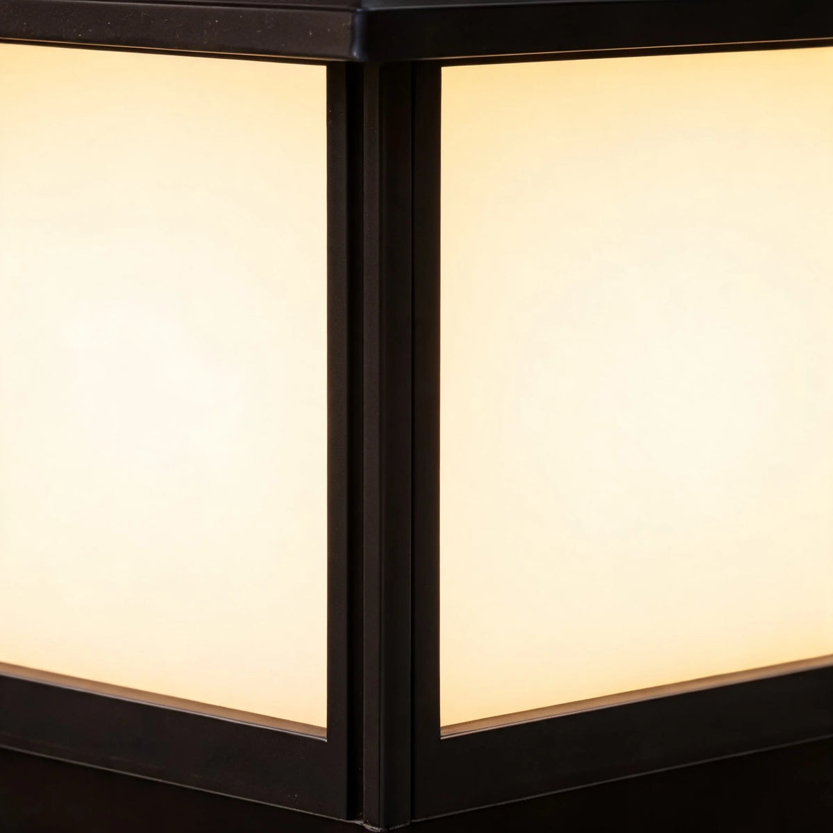 Pillar Light Solar & Hardwired Die-Cast Aluminum IP54