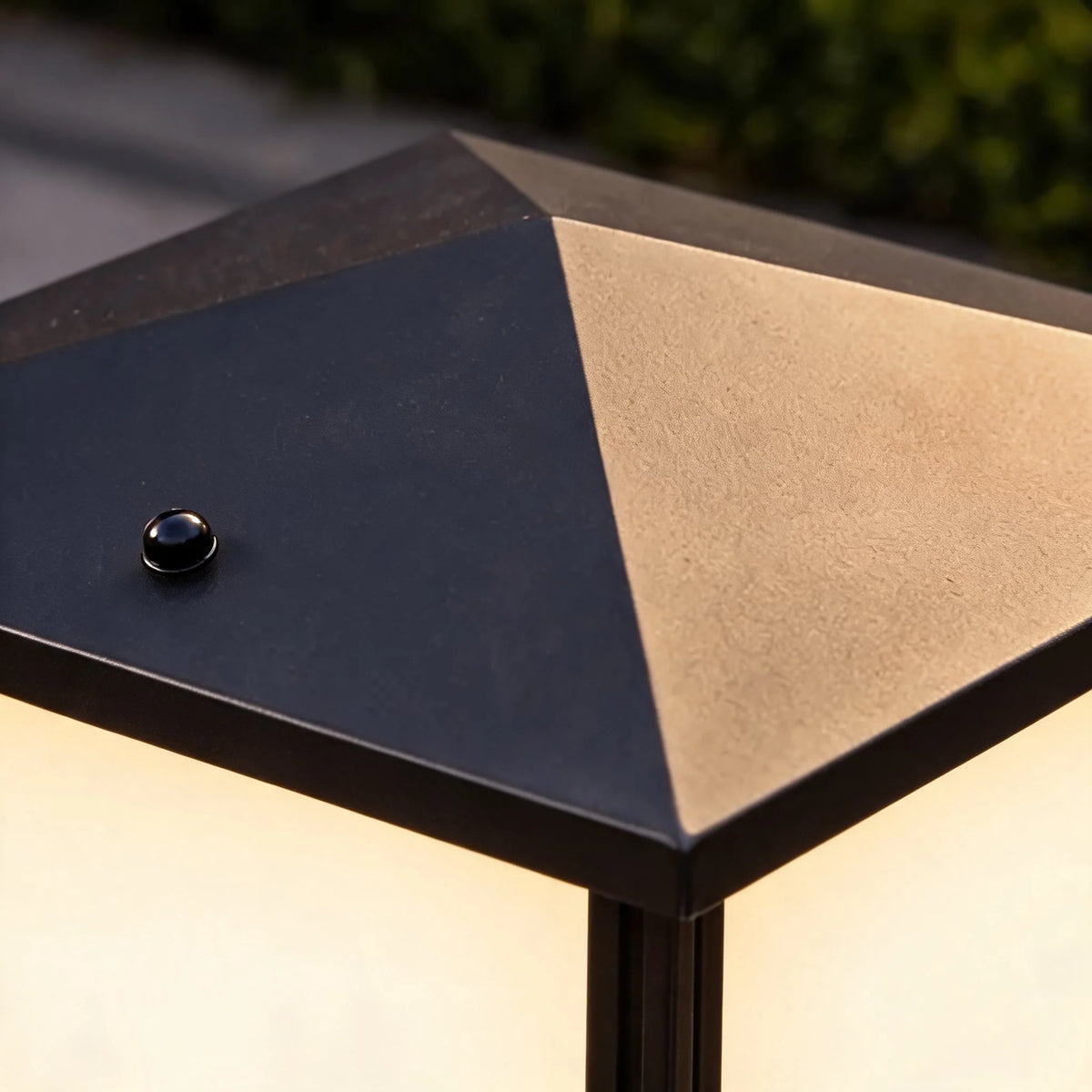 Pillar Light Solar & Hardwired Die-Cast Aluminum IP54