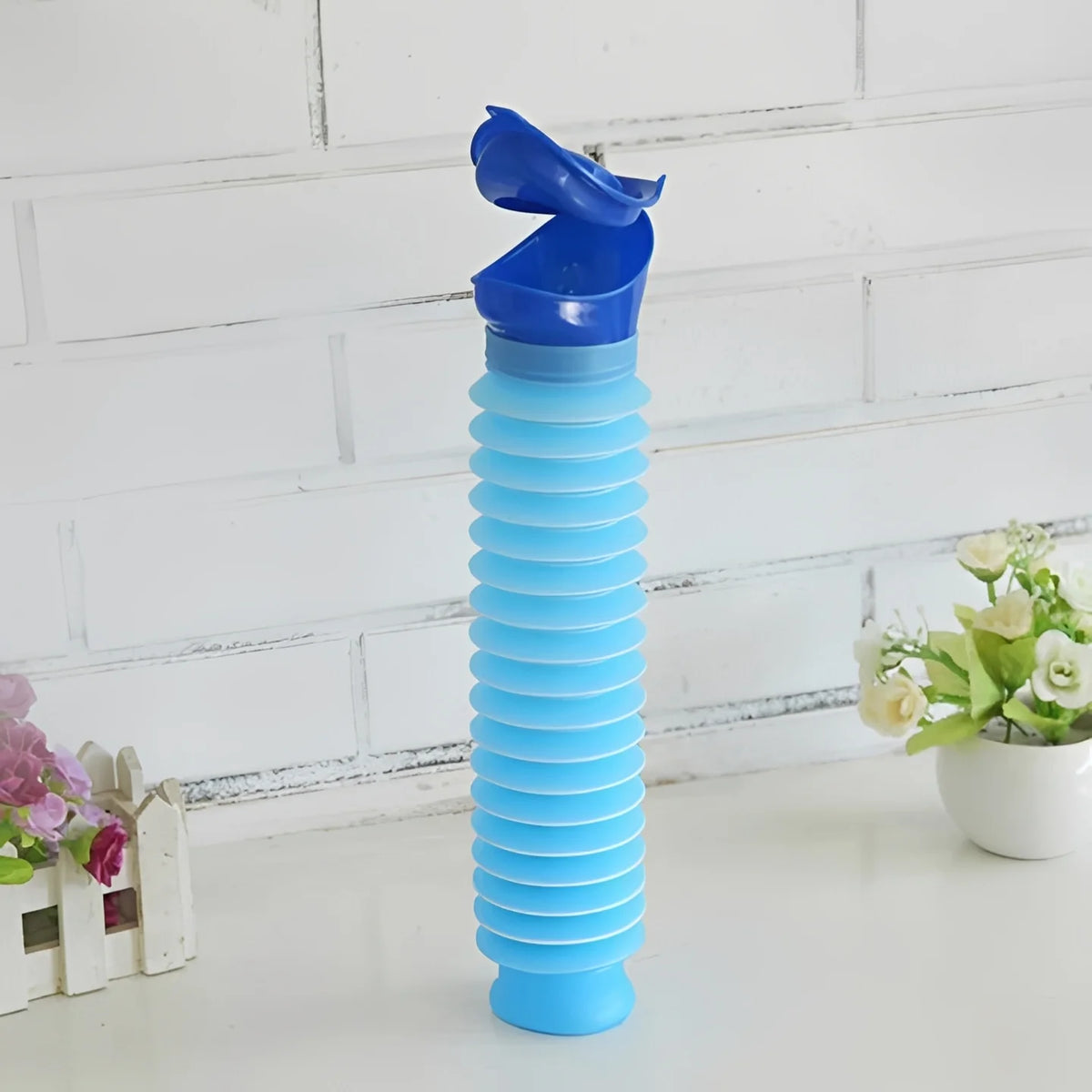 Portable Urinal Collapsible Leak-Proof 25 Oz Capacity